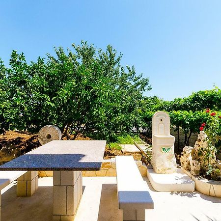 Apartman Ivan Traù Esterno foto